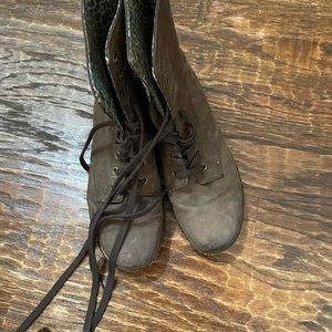 Dr marten lace up boots